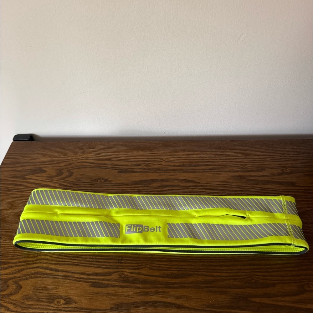 FlipBelt Reflective Running Belt - Neon Yellow EUC - Size Large